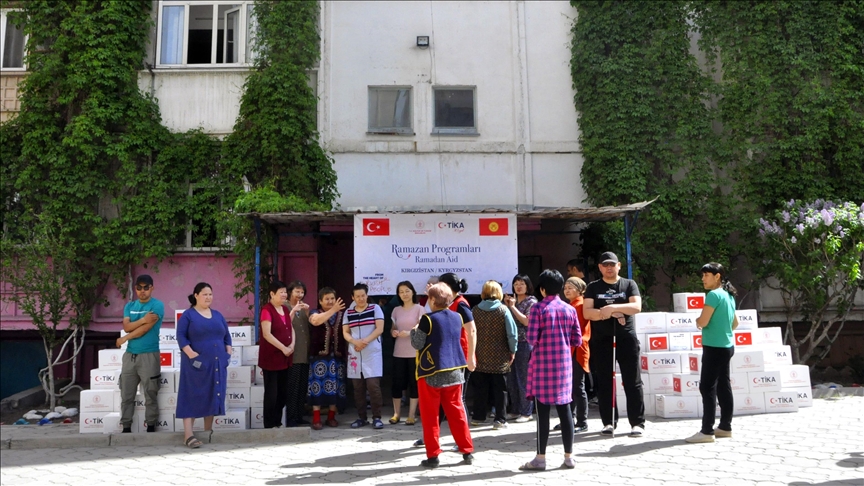  کمک‌های بشردوستانه ترکیه به خانواده‌های معلول در قرقیزستان