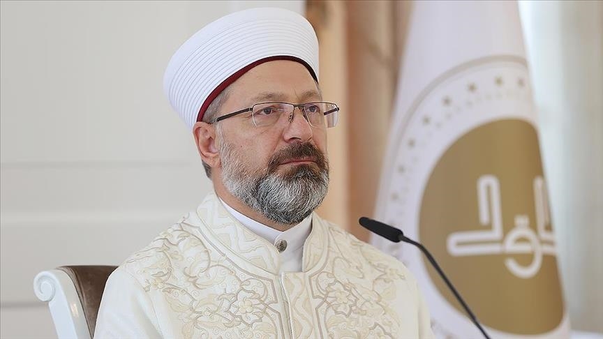  واکنش رئیس سازمان امور دینی ترکیه به آتش زدن قرآن در سوئد