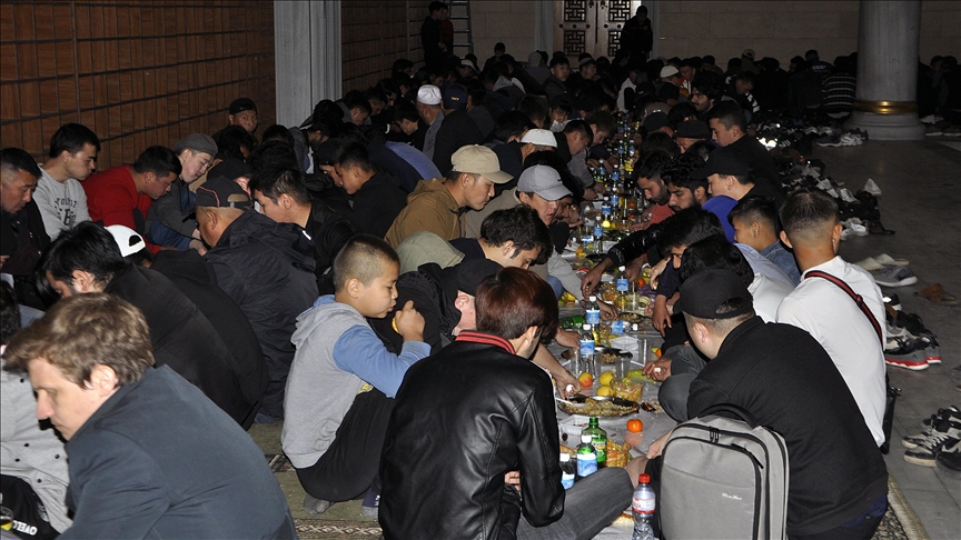  ضیافت افطاری تیکا برای 2000 نفر در قرقیزستان