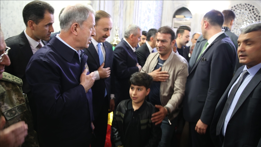  بازدید وزیر دفاع و فرماندهان ارشد ارتش ترکیه از مرکز فرماندهی در مرز سوریه