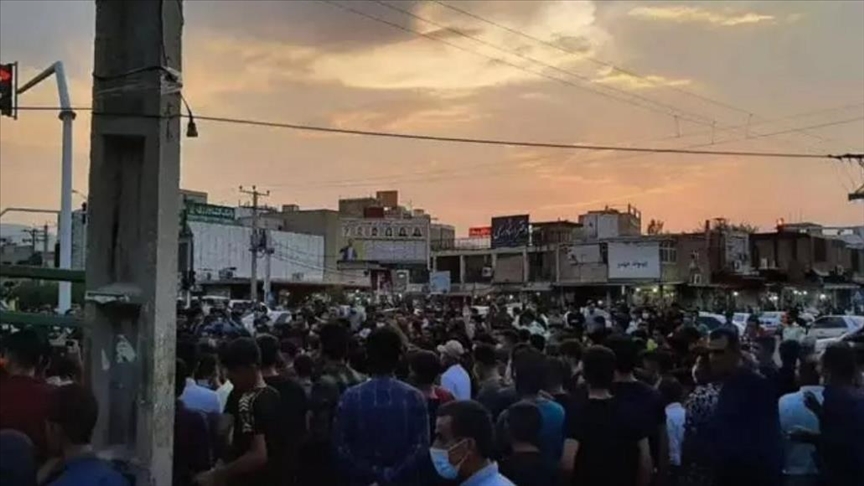  تظاهرات مردم استان خوزستان در اعتراض به گرانی و افزایش قیمت نان