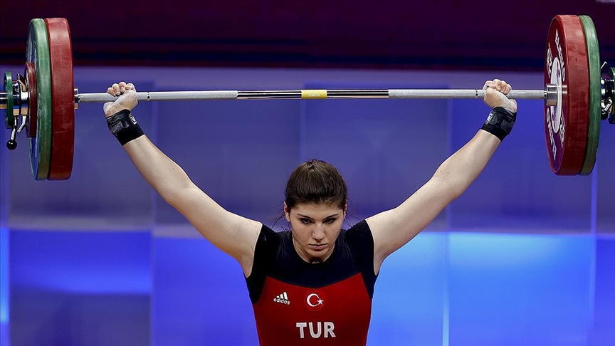  موفقیت وزنه‌بردار ترکیه در مسابقات قهرمانی نوجوانان جهان