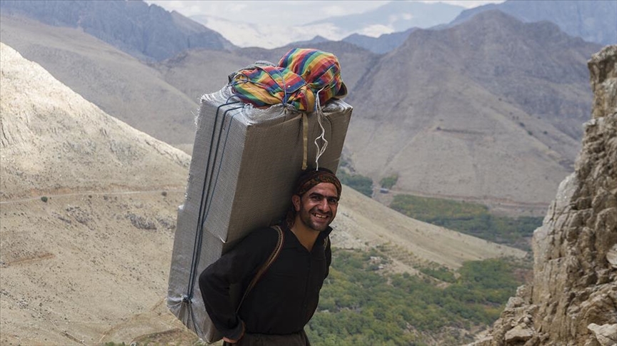  فارغ‌التحصیلان دانشگاه‌های ایران به کولبری روی آورده‌اند