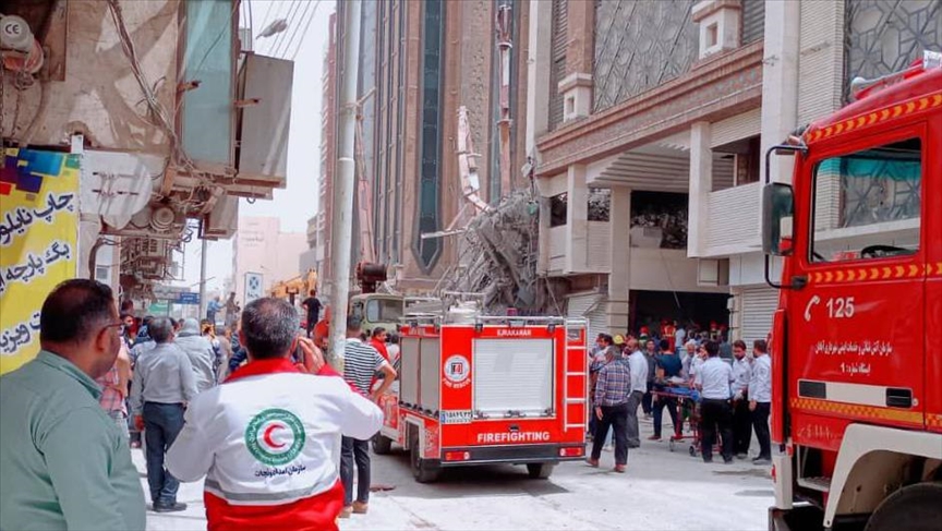  شمار قربانیان حادثه ریزش ساختمان متروپل آبادان به 11 نفر افزایش یافت