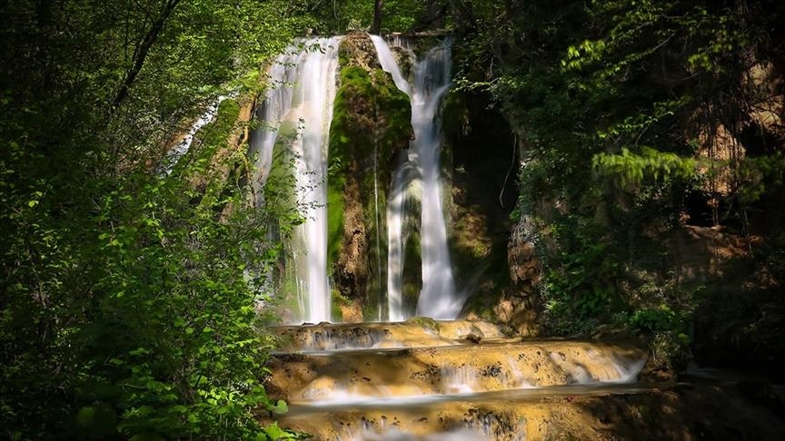  آبشاری زیبا در روستای اوکچولار از توابع کاستامونو ترکیه