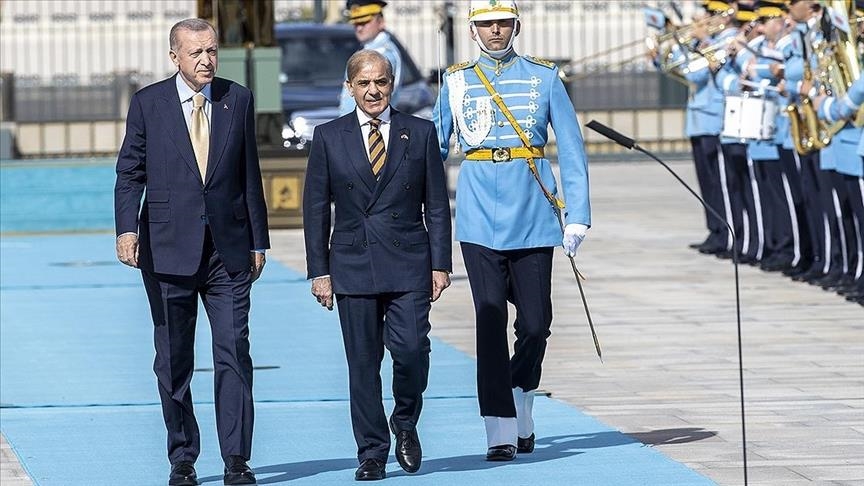  استقبال رسمی اردوغان از شریف در آنکارا