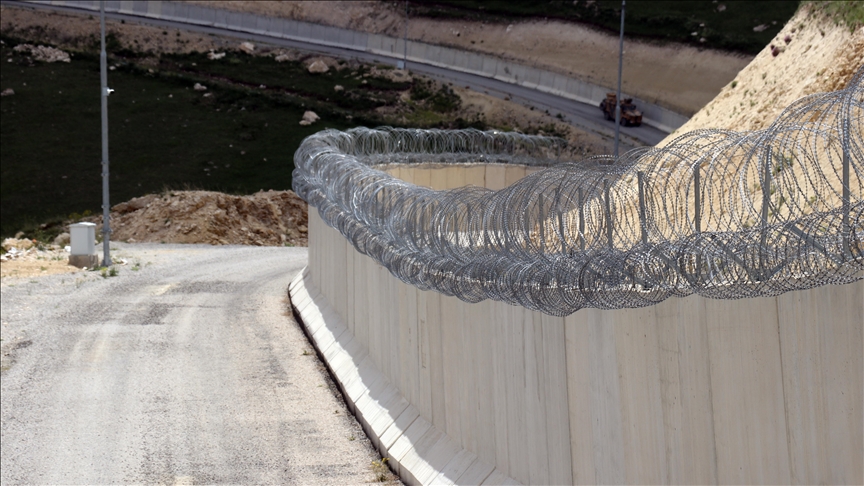  نظارت شبانه روزی بر نوار مرزی ترکیه با ایران با استفاده از تجهیزات ویژه