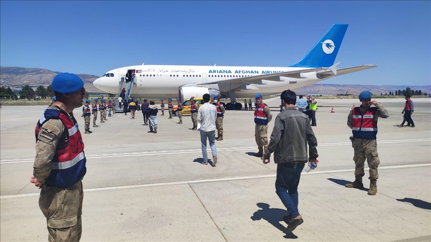  ترکیه 227 مهاجر غیرقانونی افغان را به کشورشان بازگرداند