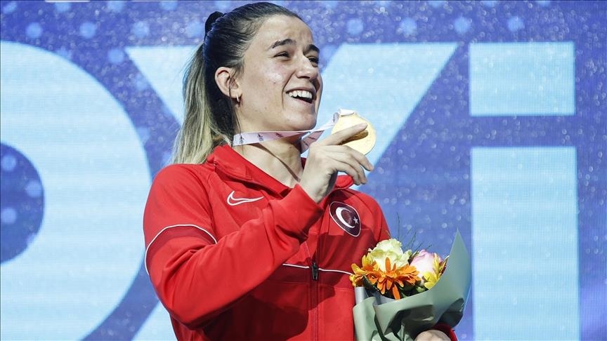  بوکسور زن ترکیه‌ای در بازی‌های مدیترانه مدال طلا گرفت
