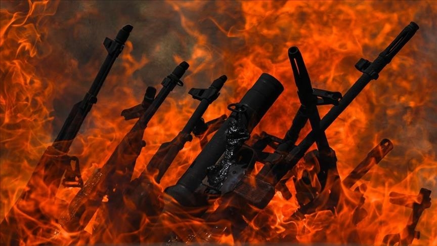  گروهی از اعضای پ.ک.ک سلاح‌های خود را در شهر سلیمانیه منهدم کردند