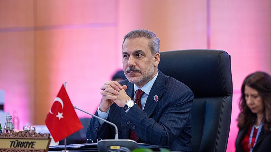  تأکید فیدان بر گسترش همکاری‌ ترکیه با مالزی و کشورهای آ.سه.آن