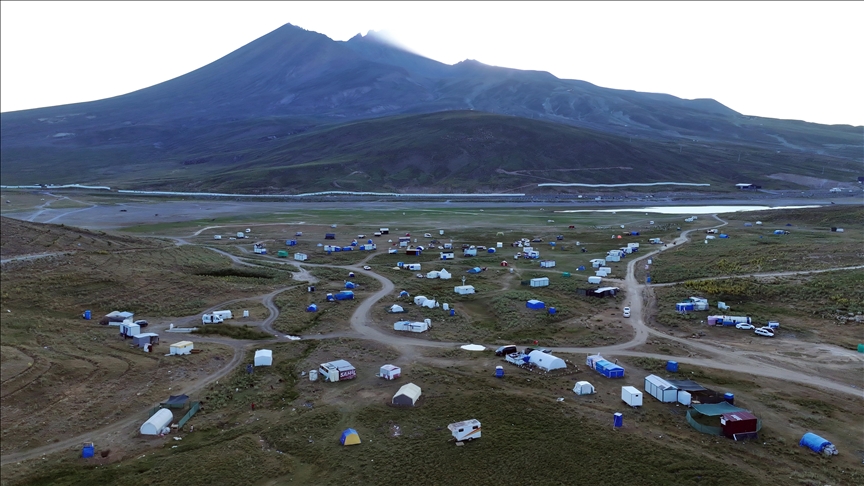  دامنه کوه ارجیس ترکیه؛ لذت تنفس هوای خنک در گرمای تابستان