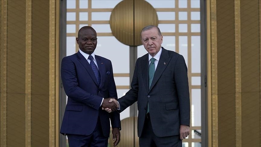 استقبال رسمی اردوغان از رئیس‌جمهور گابن در آنکارا