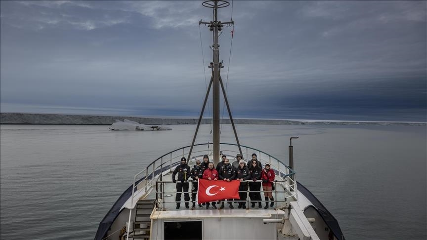  پنجمین سفر اکتشافی تیم ترکیه به قطب شمال