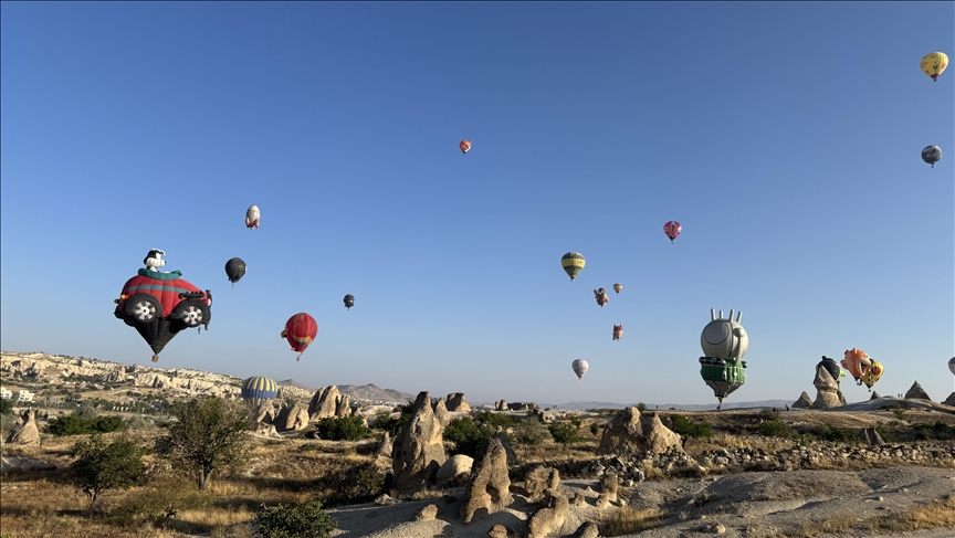  پرواز دهها بالن با طرح‌های فانتزی بر فراز کاپادوکیا