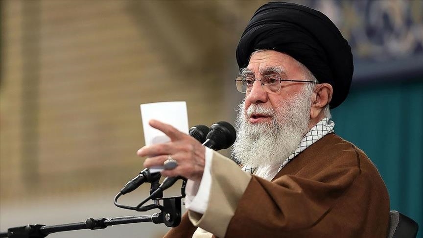  خامنه‌ای: کسانی که می‌گویند چرا با آمریکا مذاکره مستقیم انجام نمی‌دهید، ظاهربین هستند