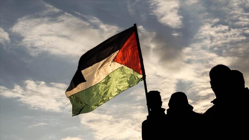  پیاده‌روی سمیه مقدم فعال ایرانی از استانبول به قدس در حمایت از غزه؛ «ما با اتحاد ملت‌ها می‌توانیم خشونت را متوقف کنیم»