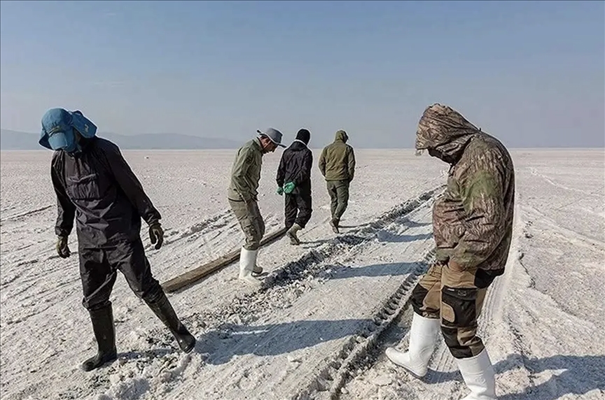  آغاز تخلیه شهرهای اطراف با شدت گرفتن طوفان نمک دریاچه ارومیه