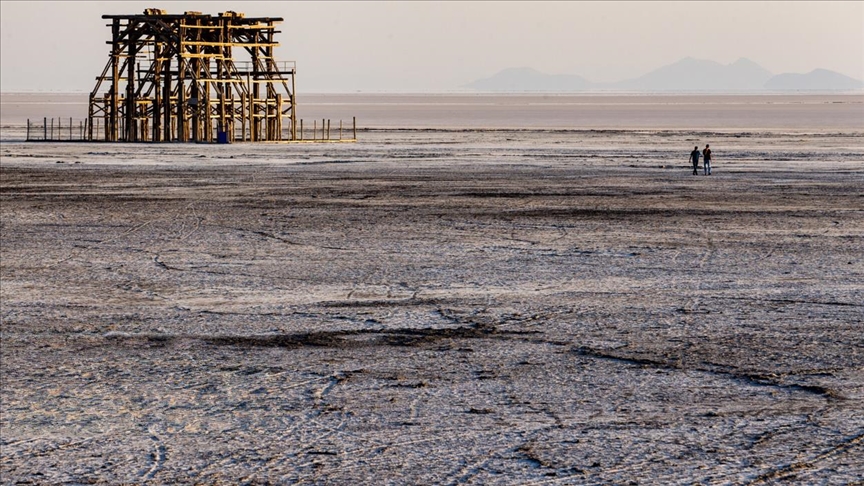  بزرگ‌زاده: به بحران کیفیت آب رسیده‌ایم و با روشی که رفتیم دریاچه ارومیه هرگز نجات نمی‌یابد