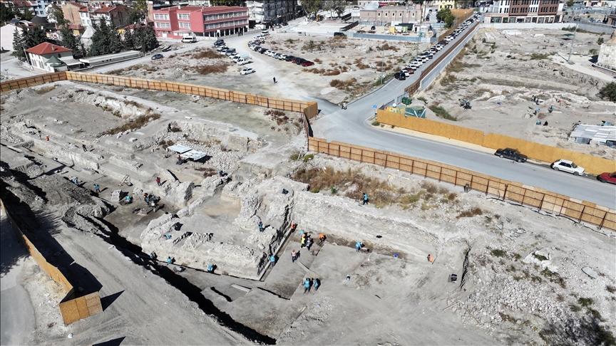  کشف پایه یکی از دروازه‌های قلعه قونیه مربوط به دوره سلجوقیان 