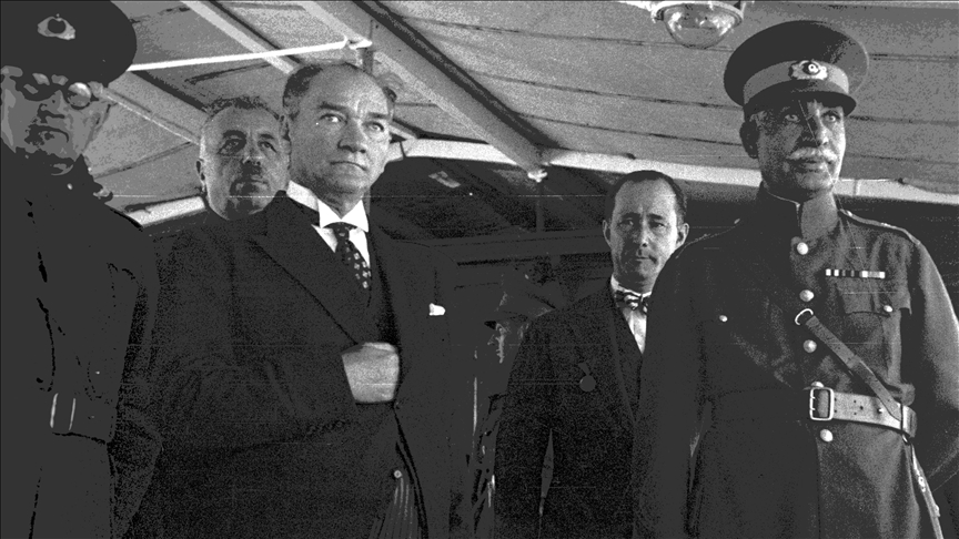  تاسیس جمهوری ترکیه و تاثیر آن بر تلاش‌ها برای اعلام جمهوری در ایران