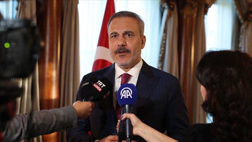 دیدار وزیر امور خارجه ترکیه با رئیس‌جمهور سوریه در آمریکا