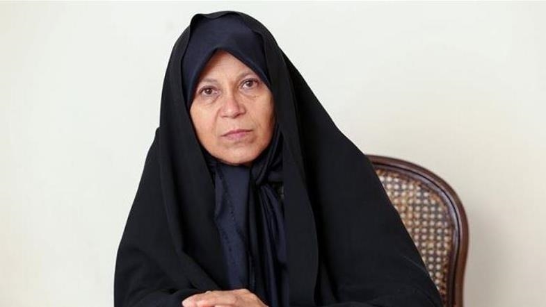 صدور قرار عدم خروج از تهران برای فائزه هاشمی