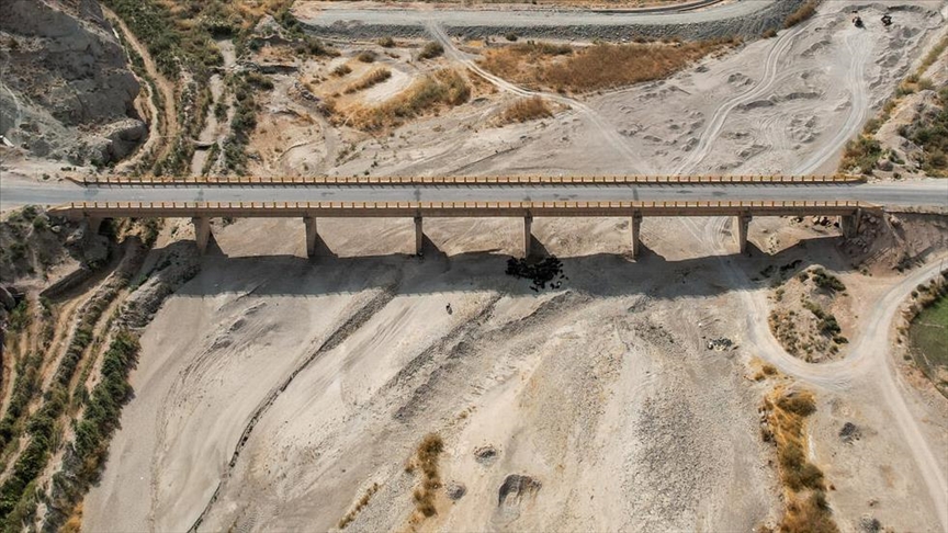  قزل‌اوزن، طولانی‌ترین رودخانه شمال غرب ایران خشک شد