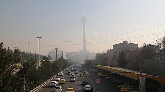  رییسی: با خودروی بی‌کیفیت ضربات مهلکی به جمعیت ایران وارد می‌کنیم