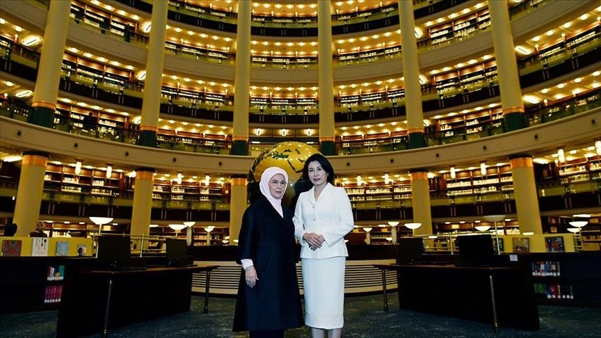بازدید امینه اردوغان به همراه همسر رئیس‌جمهور کره جنوبی از کتابخانه ملی ریاست‌جمهوری