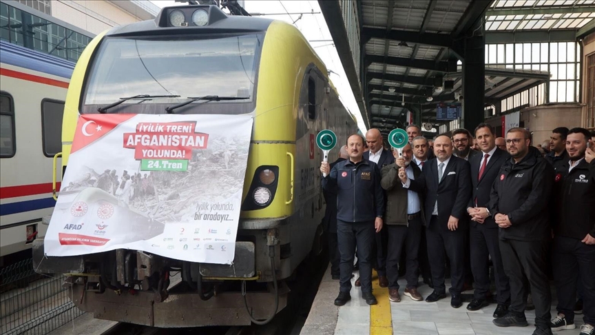  ترکیه با «قطار نیکوکاری» 1300 تن کمک انسان‌دوستانه به زلزله‌زدگان افغانستان ارسال کرد