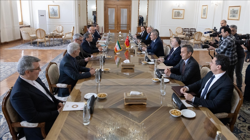  دیدار هاکان فیدان با عراقچی در تهران