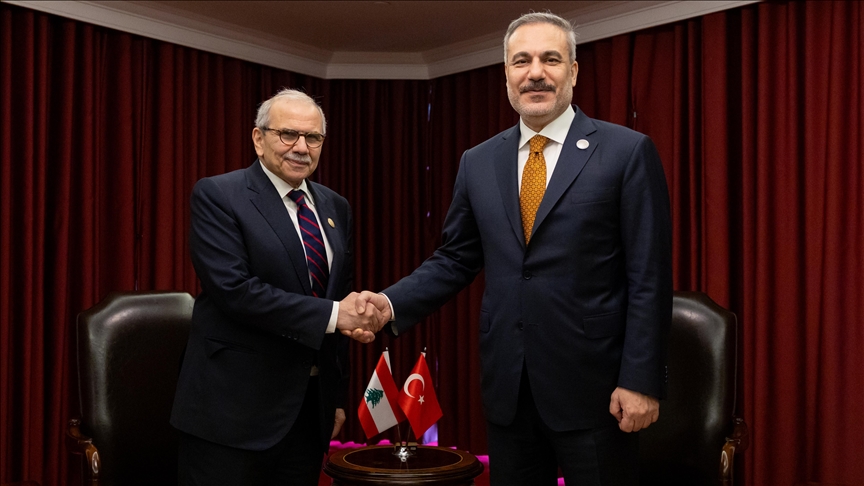  دیدار فیدان با نخست‌وزیر لبنان در دوحه