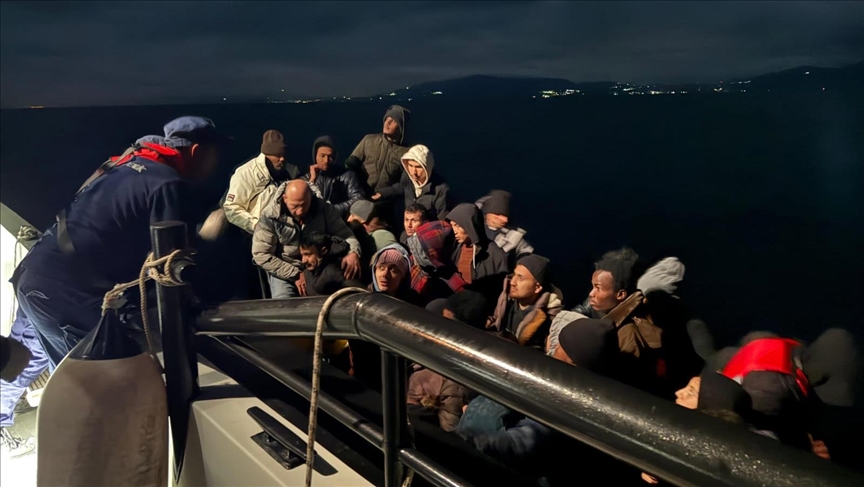  گارد ساحلی ترکیه 37 مهاجر غیرقانونی از جمله 10 کودک را نجات داد