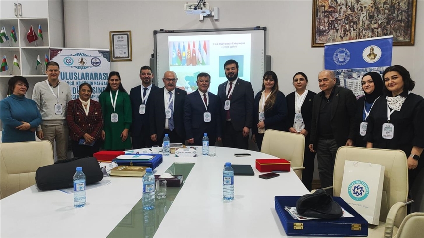 نخستین سمپوزیوم بین‌المللی «قدرت زبان، حافظه فرهنگ» در باکو برگزار شد