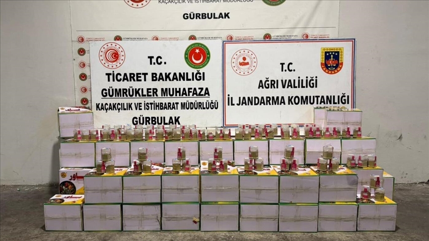  کشف حدود 164 کیلوگرم هروئین از یک تریلی ایران در شرق ترکیه