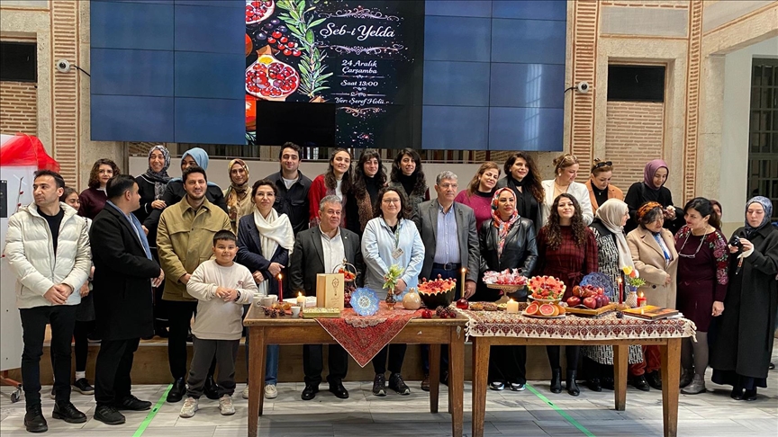  برگزاری برنامه شب یلدا در دانشکده ادبیات دانشگاه استانبول