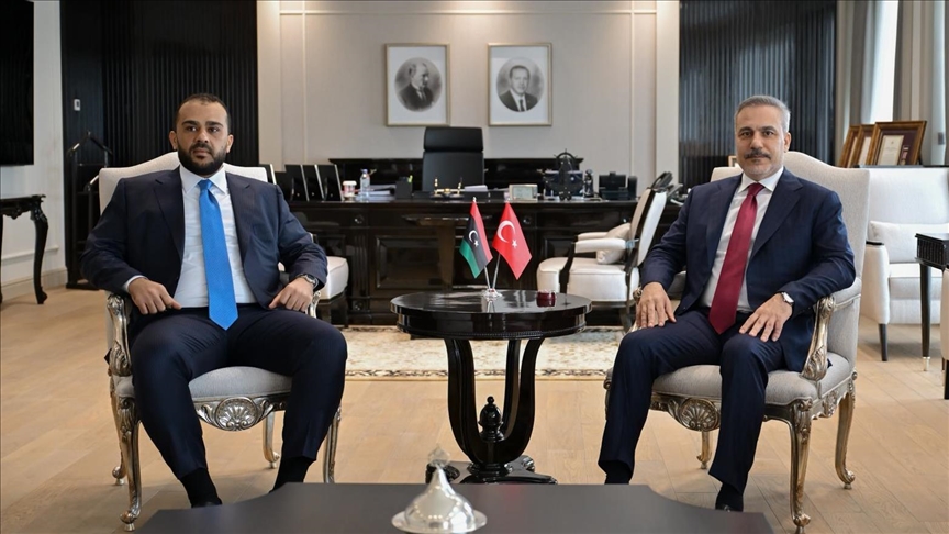  دیدار وزیر خارجه ترکیه با سرپرست وزارت دفاع لیبی