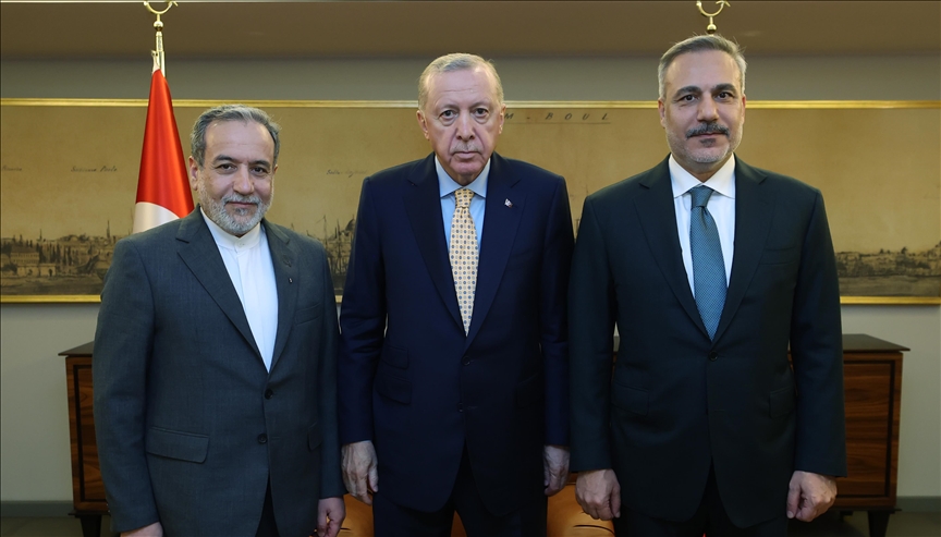 اردوغان و عراقچی در استانبول دیدار کردند