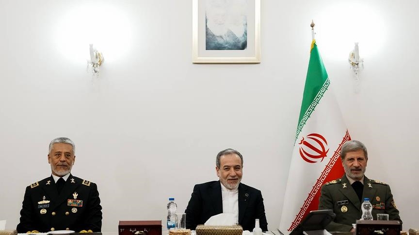 عراقچی: با چشمانی باز و دلگرمی به نیروهای مسلح به مذاکرات ادامه می‌دهیم