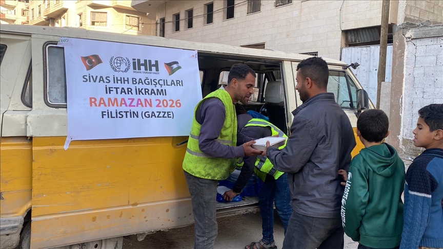  ترکیه با ایجاد آشپزخانه‌های سیار در غزه برای روزه‌داران افطار و سحری توزیع می‌کند