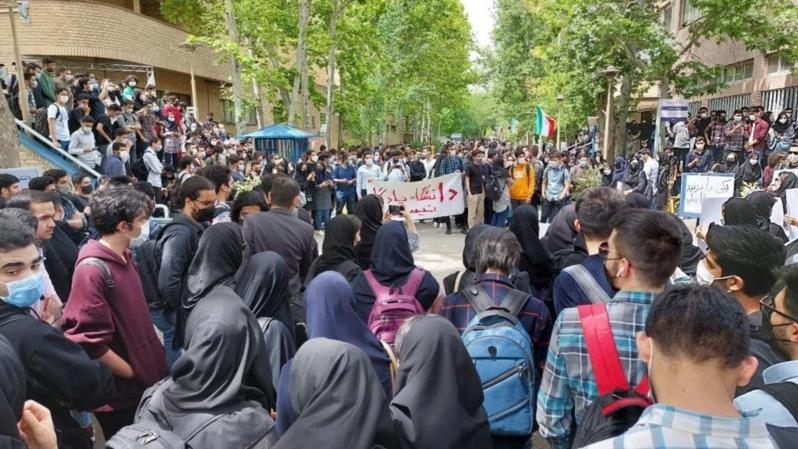 اعتراضات دانشجویان در ایران؛ کلاس‌های برخی دانشگاه‌ها تا پایان سال مجازی شدند