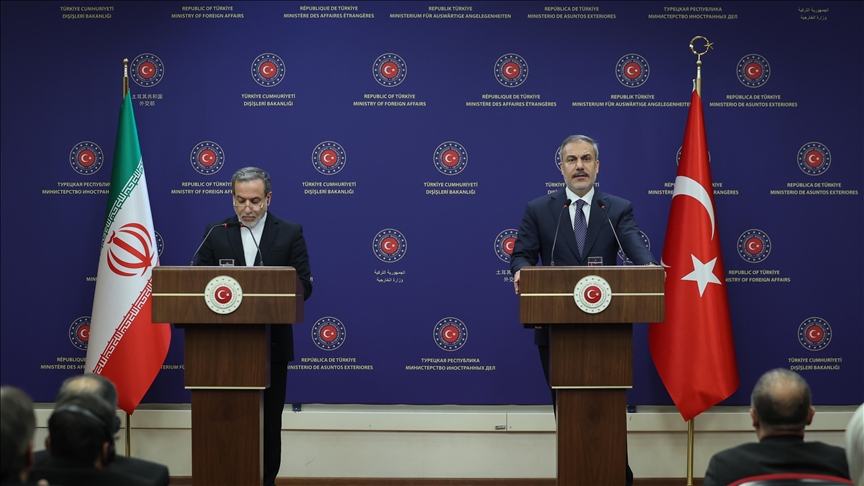 فیدان اعتراض آنکارا نسبت به انحراف موشک شلیک شده از ایران به حریم هوایی ترکیه را به عراقچی انتقال داد