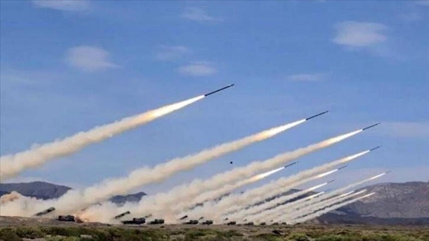  ادامه حملات موشکی تلافی‌جویانه ایران به اسرائیل و شنیده شدن صدای انفجار در تل‌آویو