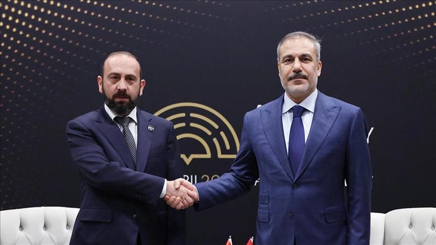 گفت‌وگوی تلفنی وزرای امور خارجه ترکیه و ارمنستان 